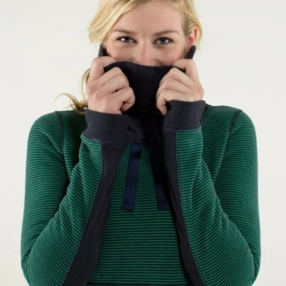 lululemon athletica Tops - Lululemon Avenue Pullover Hyper Stripe Inkwell